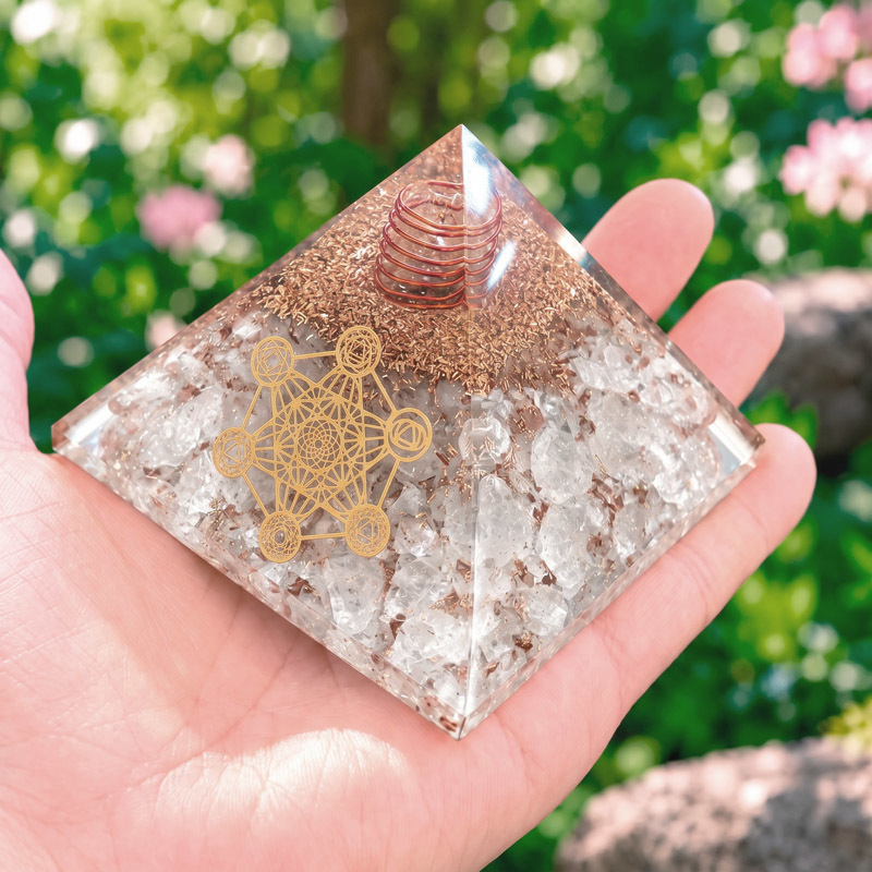 Pyramide Cristal de Roche Orgonite Metatron 7.5 cm - Orgonite Cristal de Roche