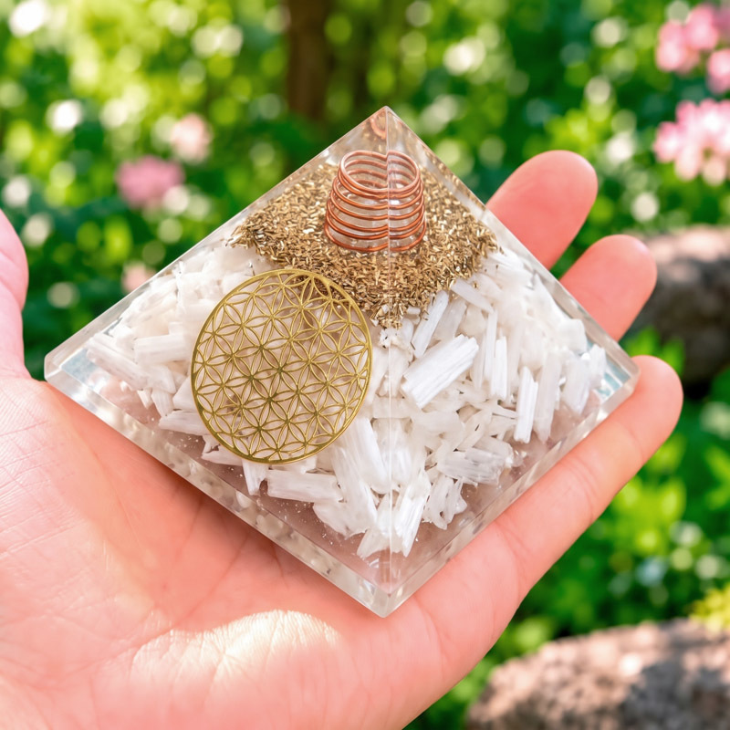 Pyramide Scolécite Orgonite Fleur de Vie 7.5 cm - Orgonite Scolécite