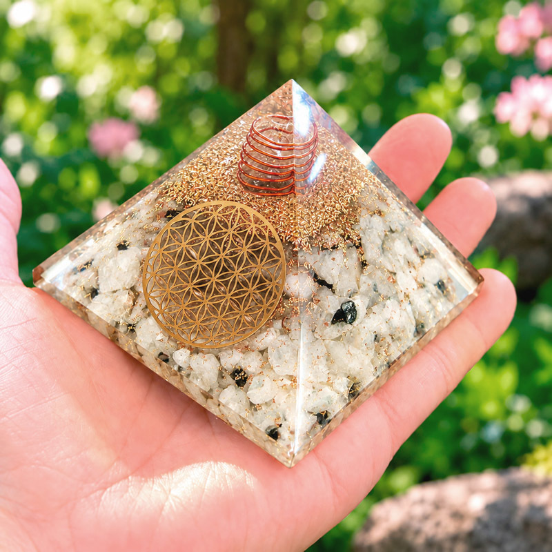 Pyramides Pierre de Lune Orgonite Fleur de Vie 7.5 cm - Orgonite Pierre de Lune