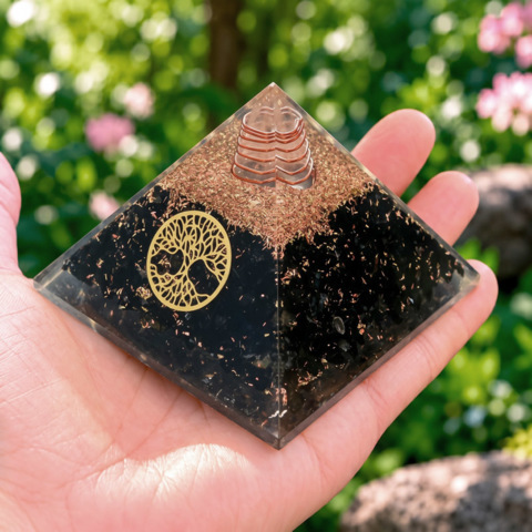 Pyramide Obsidienne Noire Orgonite Arbre de Vie 7.5 cm