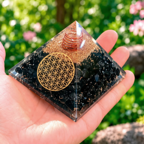Pyramide Obsidienne Noire Orgonite Fleur de Vie 7.5 cm