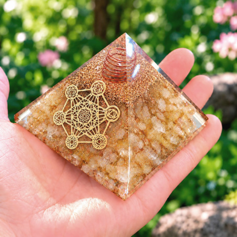 Pyramides Citrine Naturelle Orgonite Metatron 7.5 cm