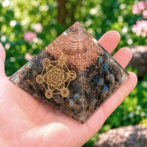 Pyramides Labradorite Orgonite Metatron 7.5 cm
