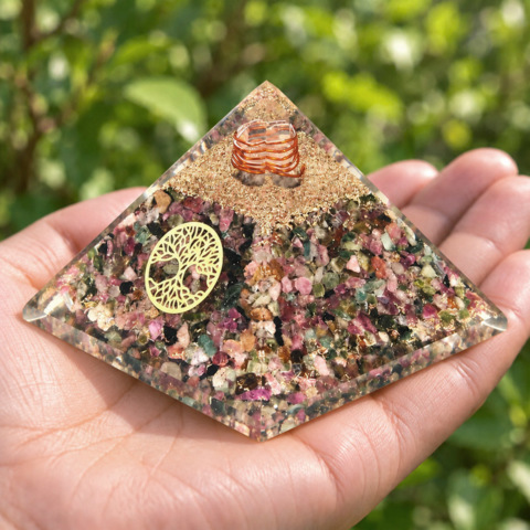 Pyramides Tourmaline Multicolore Orgonite Arbre de Vie 7.5 cm