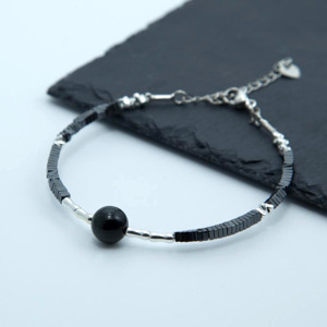Les Bracelets - Bracelet Bille Hématite Noire et Plaquettes Emeraude Noire