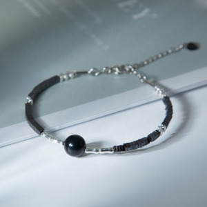 Les Bracelets - Bracelet Bille Hématite Noire et Plaquettes Emeraude Noire