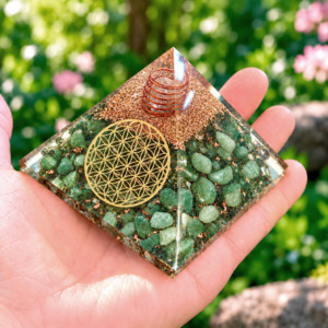 Pyramide Aventurine Verte Orgonite Fleur de Vie 7.5 cm - Orgonite Aventurine Verte