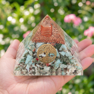 Pyramide Larimar Orgonite Arbre de Vie 7.5 cm - Pyramide Larimar Orgonite Arbre de Vie 7.5 cm