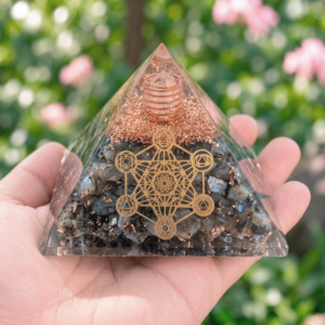 Pyramide Larvikite Orgonite Metatron 7.5 cm - Orgonite Larvikite