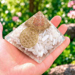 Pyramide Scolécite Orgonite Fleur de Vie 7.5 cm - Orgonite Scolécite