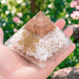 Pyramide Scolécite Orgonite Metatron 7.5 cm - Orgonite Scolécite