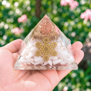 Pyramide Scolécite Orgonite Metatron 7.5 cm - Orgonite Scolécite