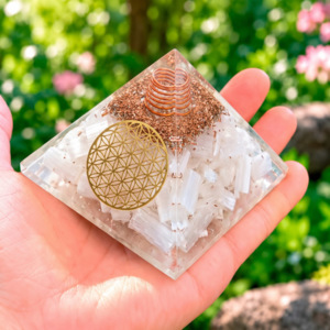 Pyramide Sélénite Orgonite Fleur de Vie 7.5 cm - Orgonite Sélénite