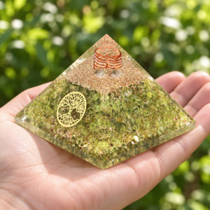 Pyramides Péridot Orgonite Arbre de Vie 7.5 cm - Pyramides Péridot Orgonite Arbre de Vie 7.5 cm
