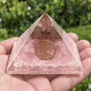 Pyramides Quartz Rose Orgonite Arbre de Vie 7.5 cm - Pyramides Quartz Rose Orgonite Arbre de Vie 7.5 cm